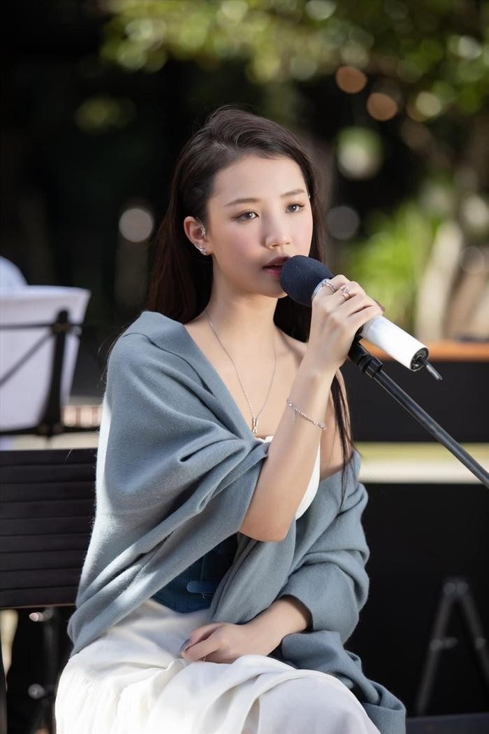 Từ vụ Hoàng Thùy Linh, hãy xem lại màn hỏi đáp căng thẳng của Bi Rain và phóng viên Việt Nam ảnh 6