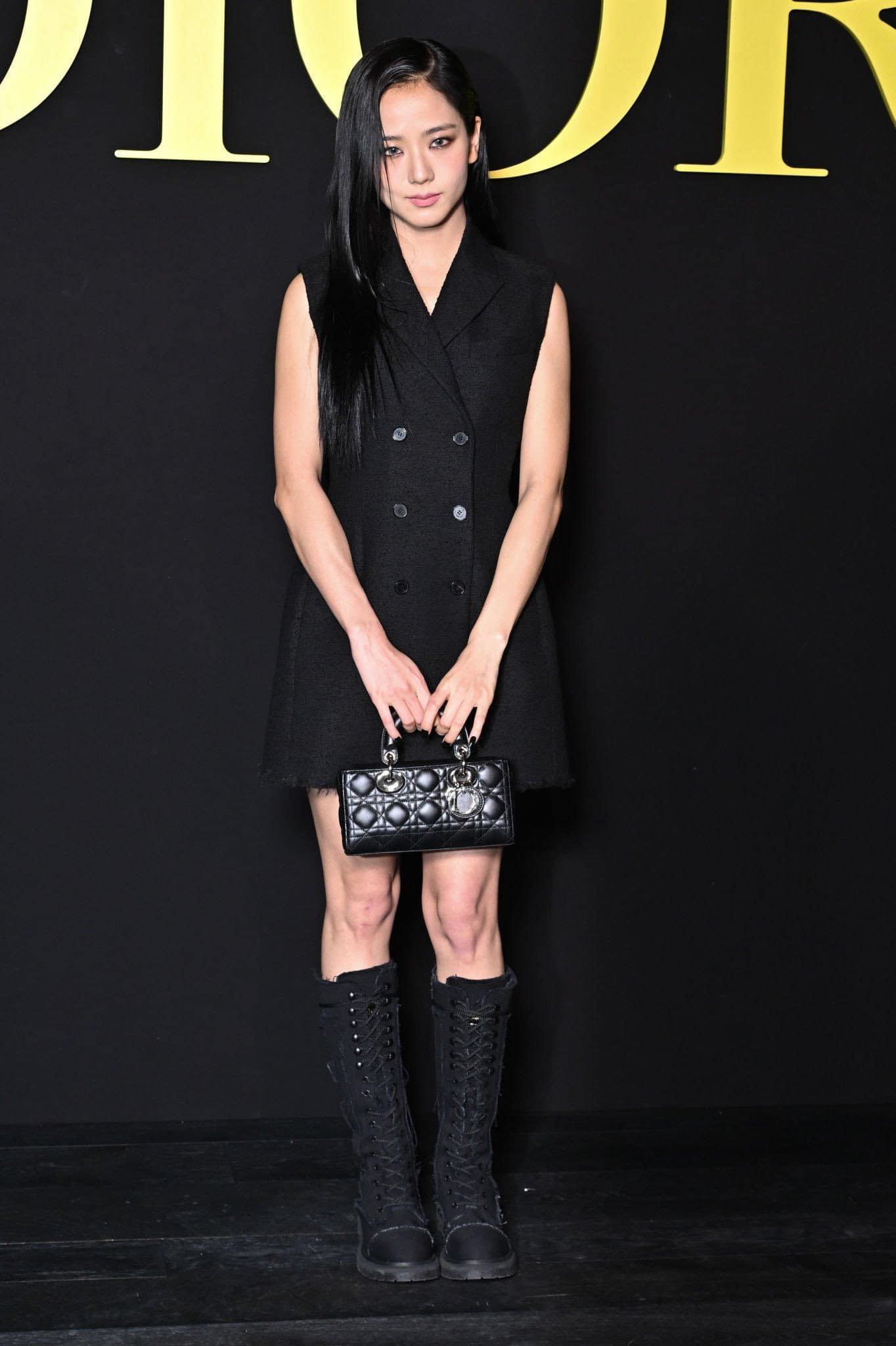 Ảnh không qua chỉnh sửa gây tranh luận giữa Jisoo (BlackPink) và Địch Lệ Nhiệt Ba ảnh 9