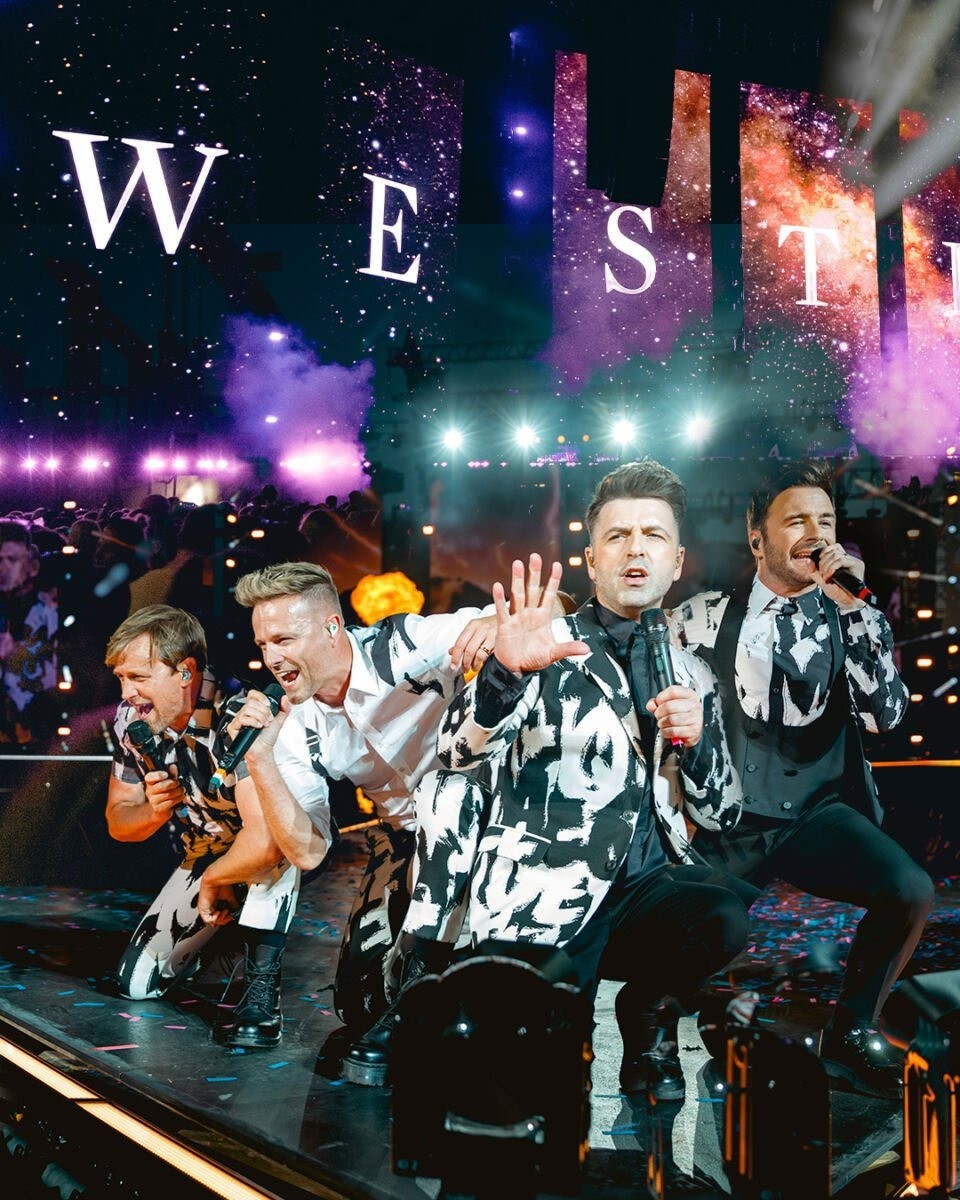 Vé chợ đen xem Westlife tại TPHCM cao 'cắt cổ' ảnh 2