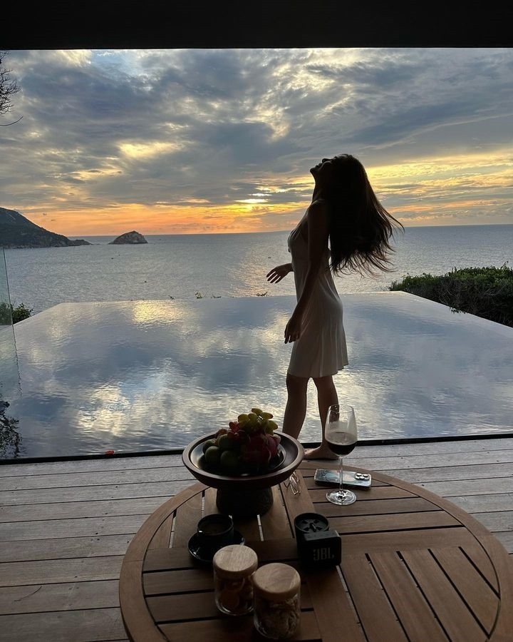 Mỹ nhân Thái Lan diện bikini thả dáng ở biển Ninh Thuận ảnh 9