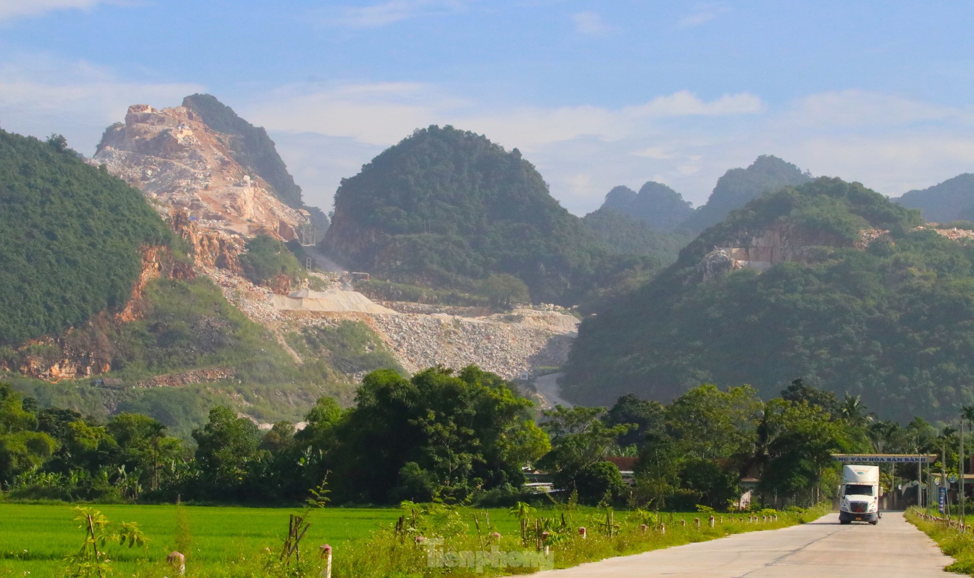 Nhìn từ trên cao những vạt rừng loang lổ ở thủ phủ khoáng sản Quỳ Hợp ảnh 5