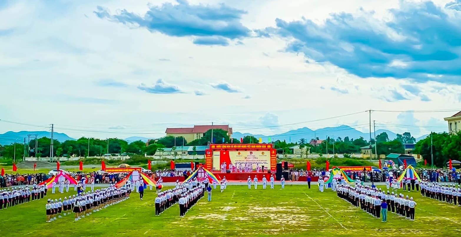 Thiếu nhi Nghệ An đồng diễn nghi thức đội ảnh 1
