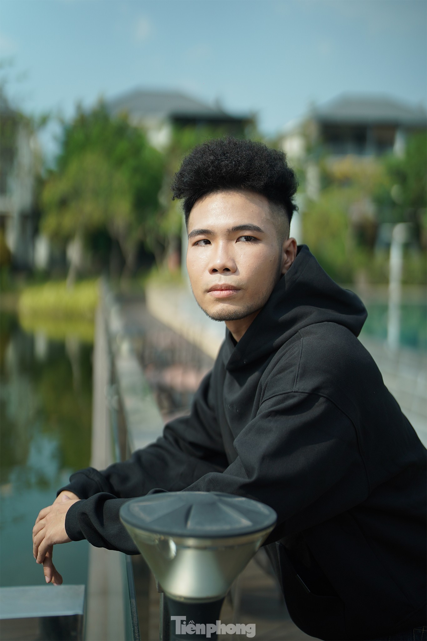 Rapper Phúc Du: 'Mẹ tôi bán đồ ăn cho học sinh 20 năm qua' ảnh 2