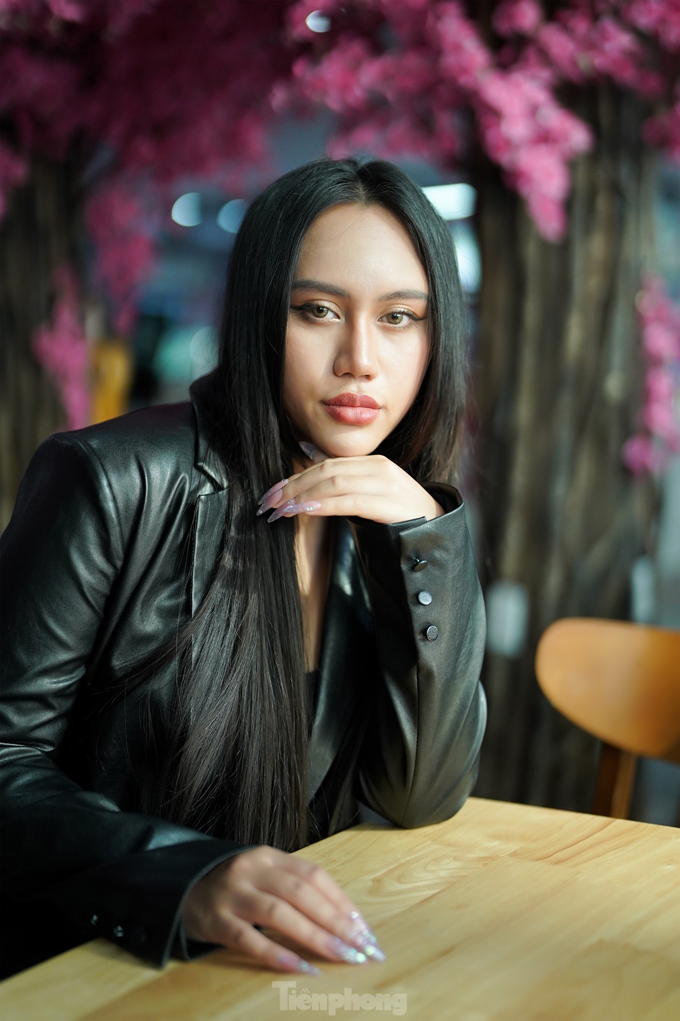 Ca sĩ Sofia: 'Một người con trai tiếp tục miệt thị nước ngoài hình tôi ở Hà Nội' hình họa 4