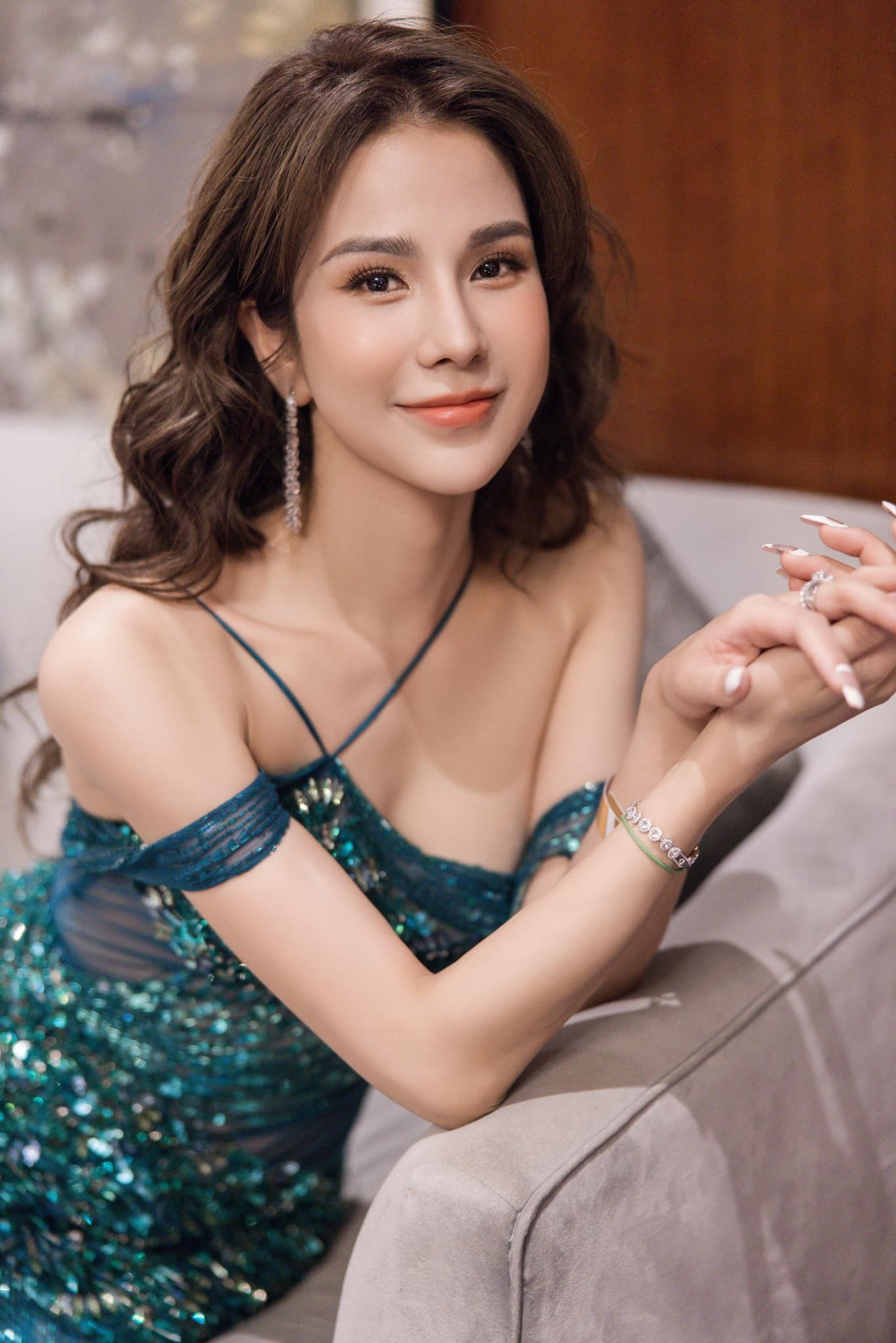 Bản tin showbiz 9/8: Diệp Lâm Anh không đến phiên tòa tranh chấp với chồng cũ ảnh 1