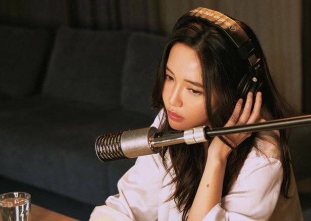 Showbiz 19/8: Bích Phương thừa nhận phản bội bạn trai, ca sĩ Trung Quân gãy xương sườn ảnh 1
