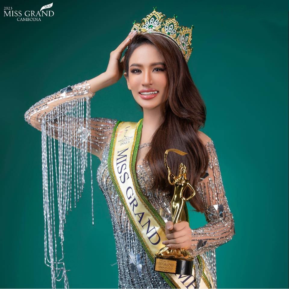 Showbiz 20/8: Trầy xước, bầm tím người vì trình diễn trang phục dân tộc ở Hoa hậu Hòa bình Việt Nam ảnh 7