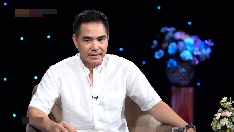 Showbiz 21/8: Phùng Ngọc Huy bù đắp cho con gái sau 8 năm xa cách ảnh 2