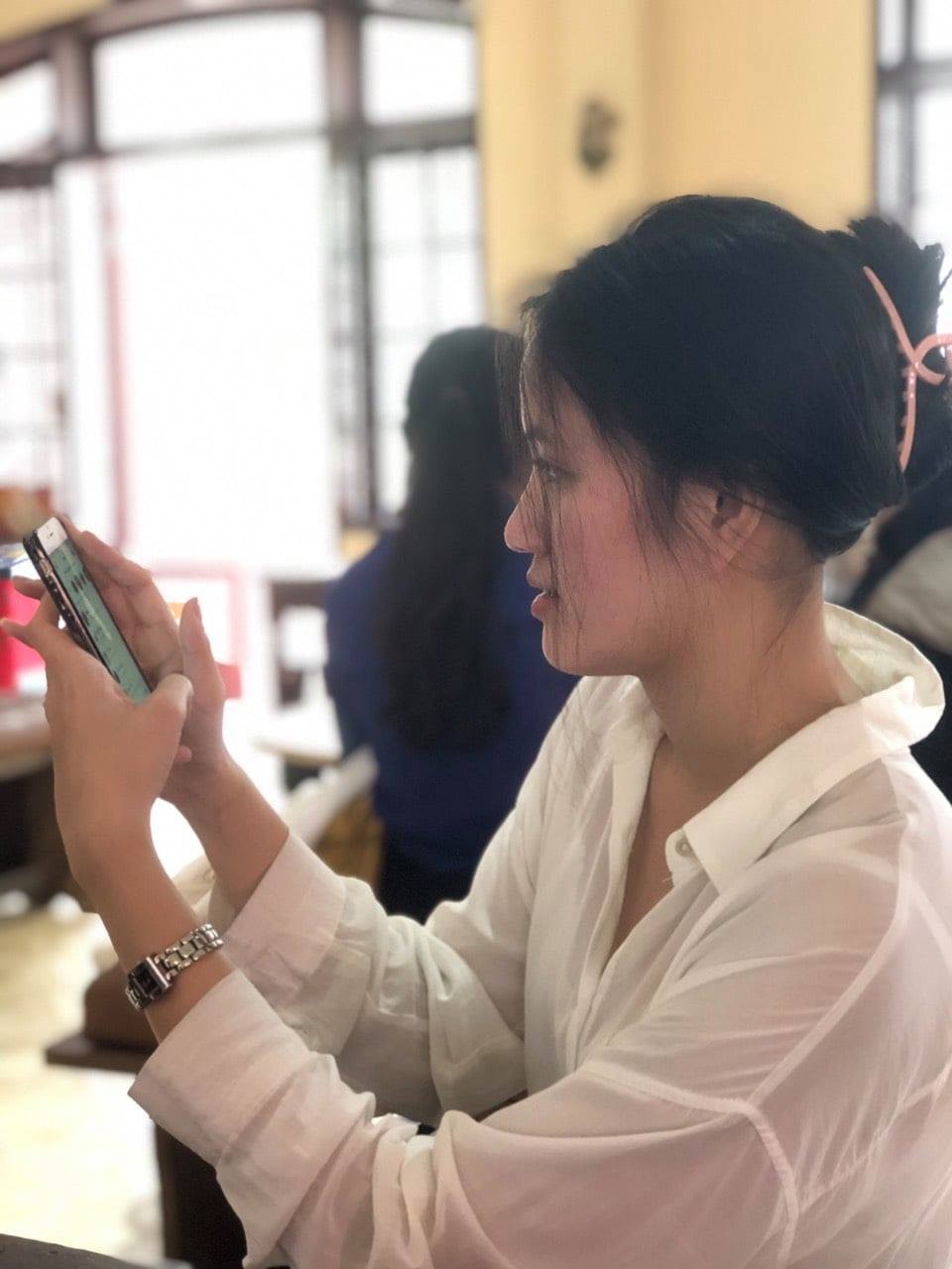 Thành tích học vấn đáng nể của Á hậu 2 Hoa hậu Hòa bình Việt Nam ảnh 6
