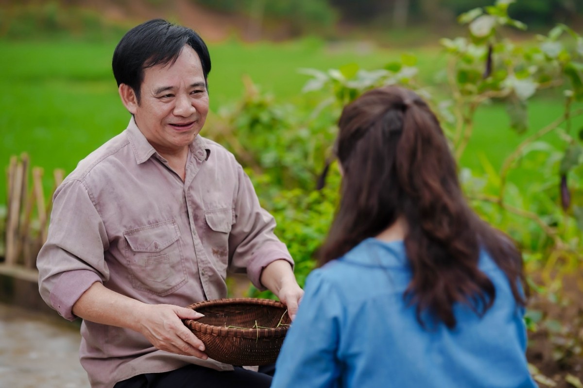 Đạo diễn Mai Long phản hồi việc nhóm người đến đòi nợ trong họp báo ra mắt phim ảnh 2