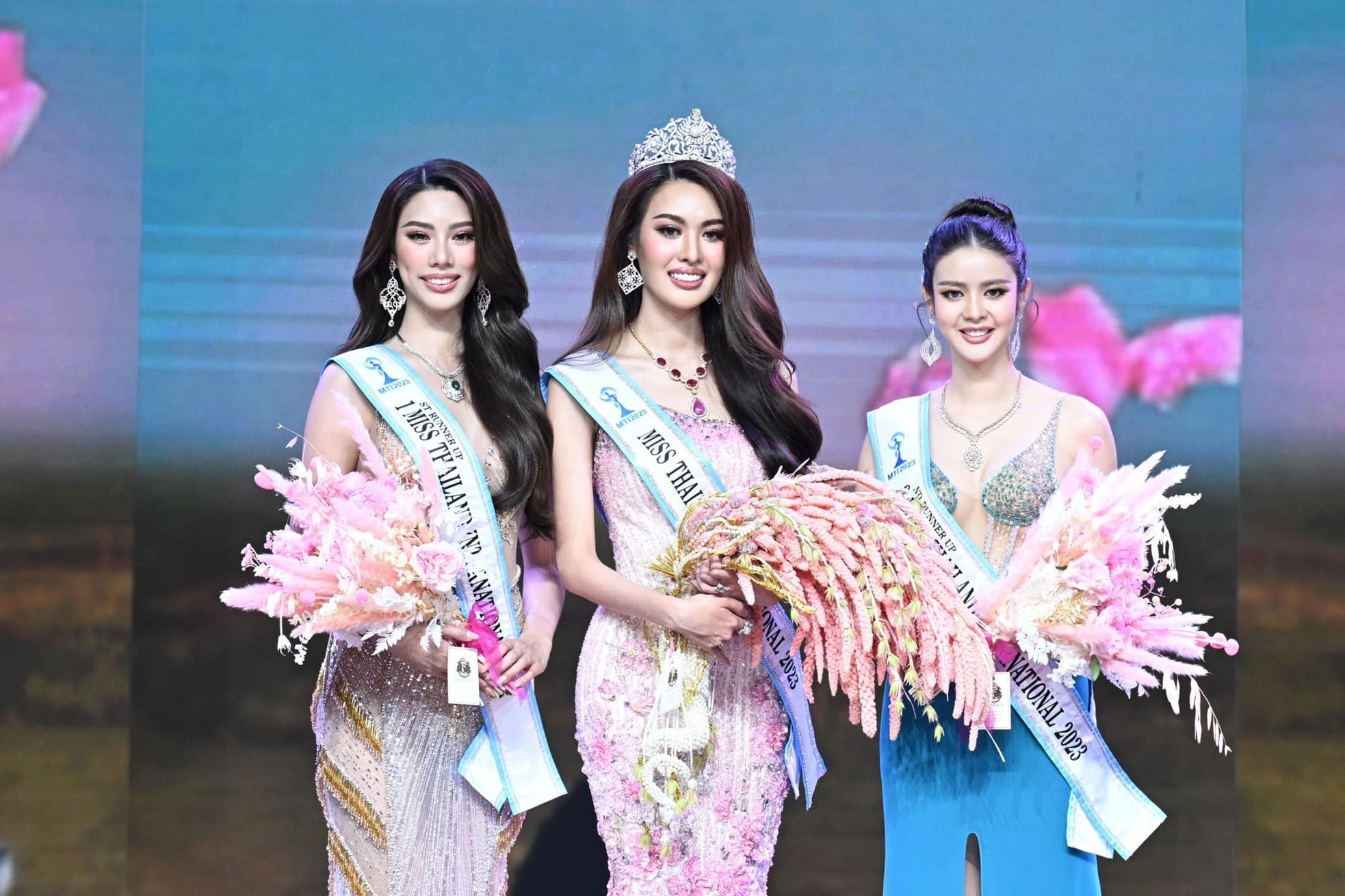 Showbiz 4/9: Hình ảnh chưa lên sóng của Thái Hòa trong ‘Mẹ rơm’ ảnh 6