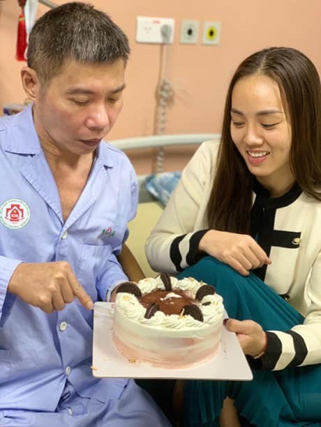 Showbiz 22/9: Vợ NSND Công Lý thanh lý hàng hiệu lấy tiền chữa bệnh cho chồng ảnh 1