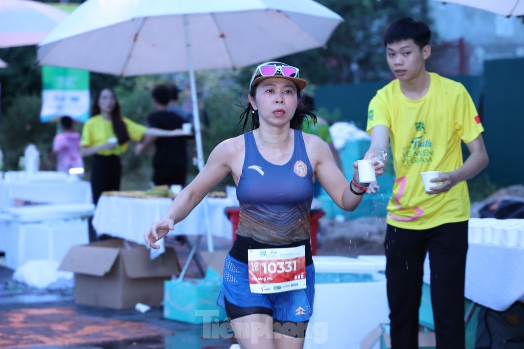 Hơn 4.000 runner chinh phục những cung đường đẹp nhất xứ Nghệ ảnh 9