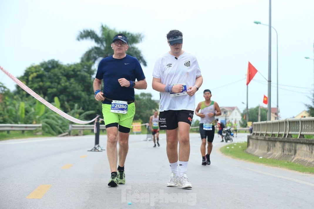 Hơn 4.000 runner chinh phục những cung đường đẹp nhất xứ Nghệ ảnh 5
