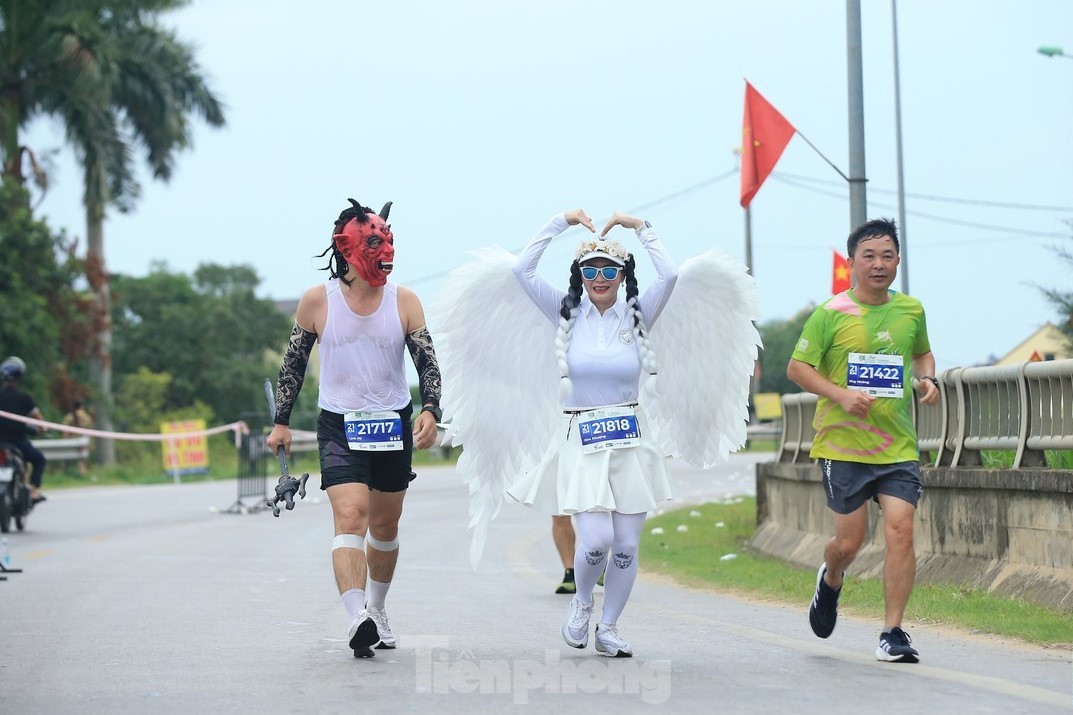 Hơn 4.000 runner chinh phục những cung đường đẹp nhất xứ Nghệ ảnh 6