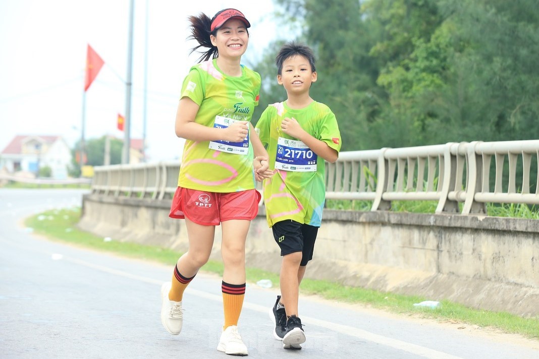 Hơn 4.000 runner chinh phục những cung đường đẹp nhất xứ Nghệ ảnh 8