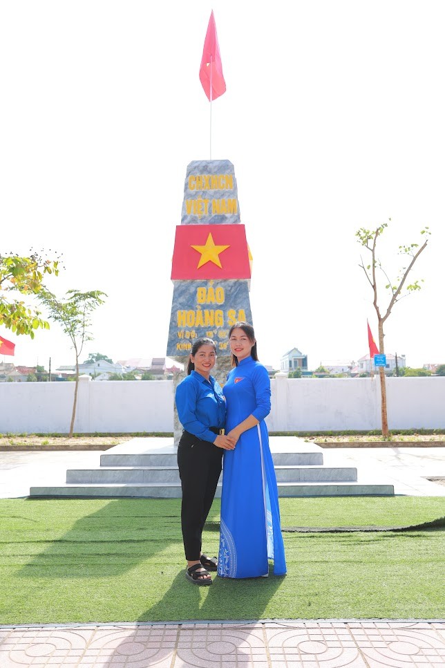 Khánh thành công trình cột mốc Hoàng Sa trong trường học ảnh 7