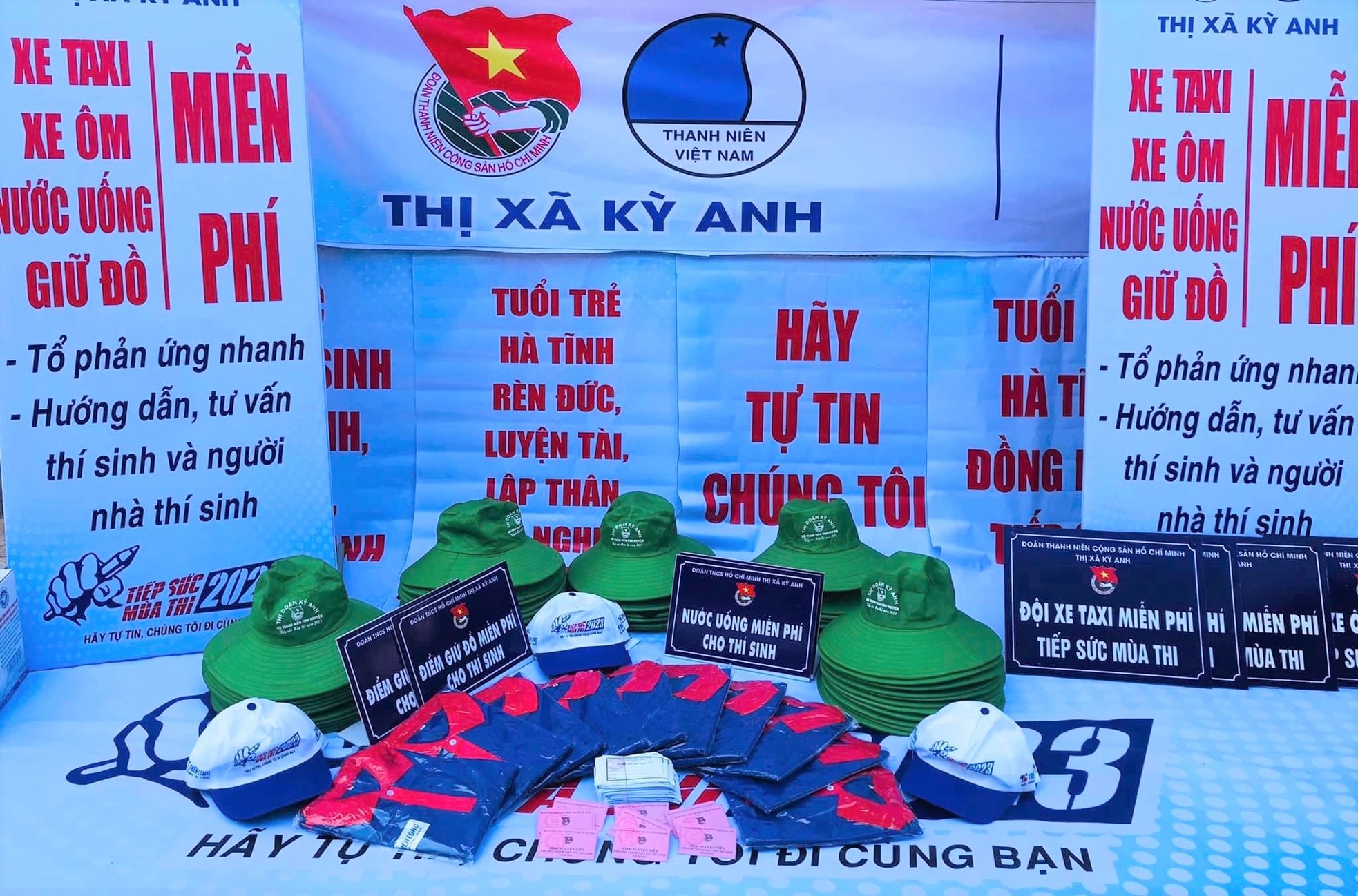 Thanh niên tình nguyện sẵn sàng đồng hành cùng sĩ tử ảnh 10