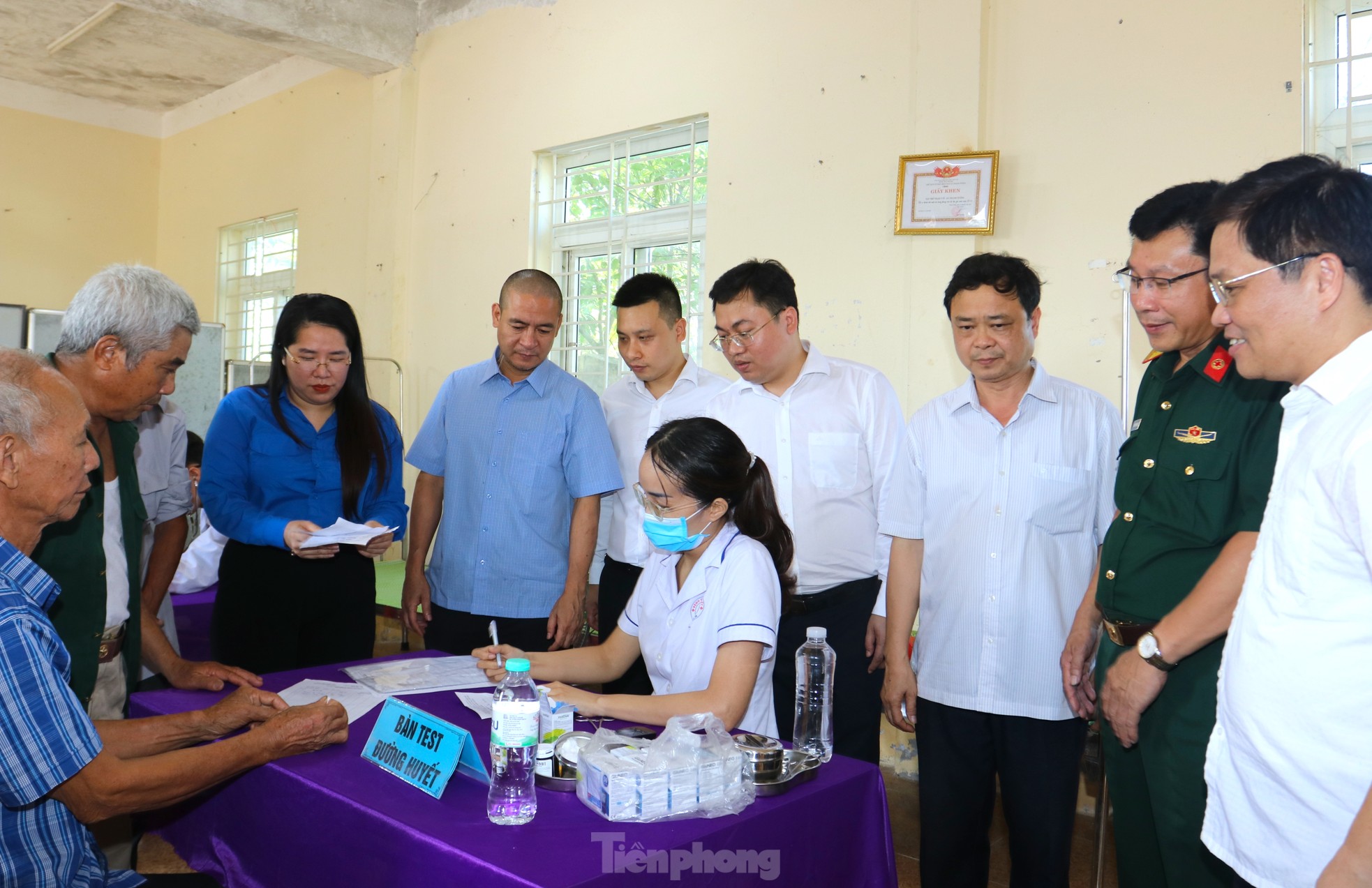 Hội LHTN, Hội Thầy thuốc trẻ tỉnh Nghệ An và báo Tiền Phong khám, phát thuốc miễn phí cho người dân ảnh 11