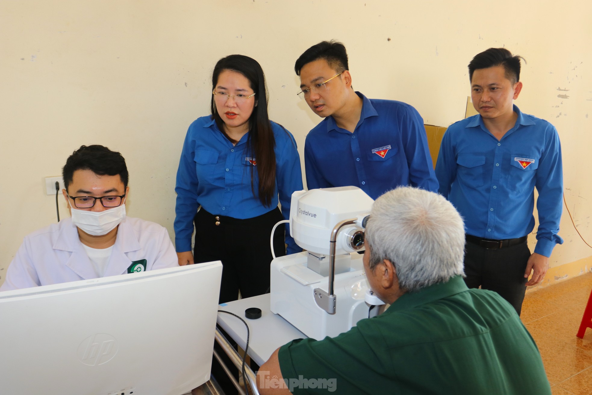Hội LHTN, Hội Thầy thuốc trẻ tỉnh Nghệ An và báo Tiền Phong khám, phát thuốc miễn phí cho người dân ảnh 14