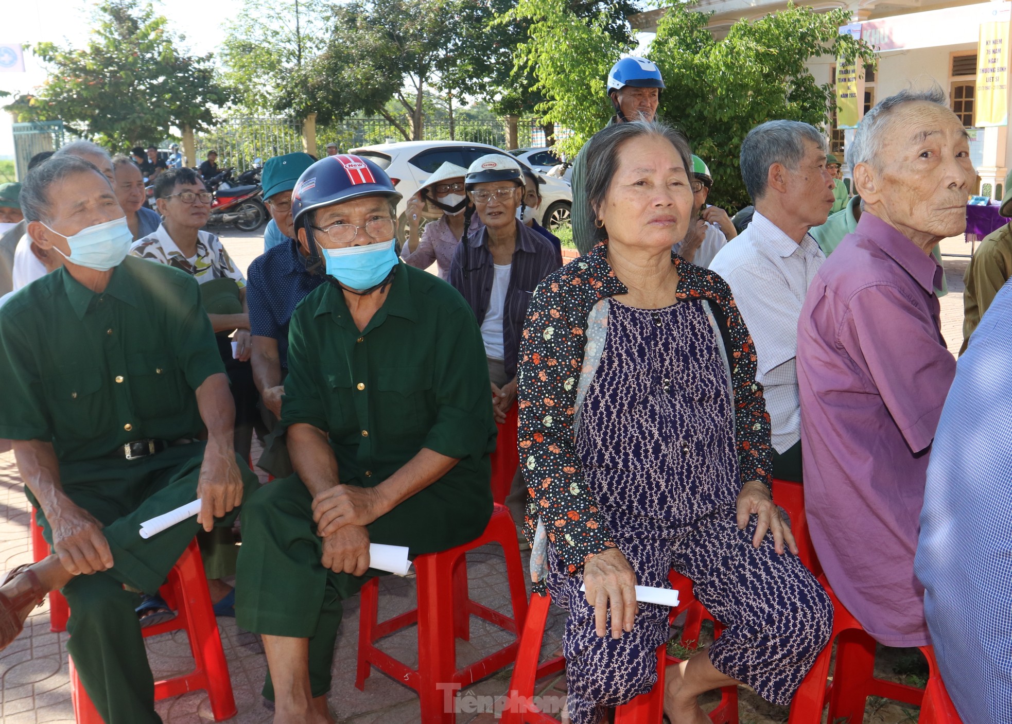 Hội LHTN, Hội Thầy thuốc trẻ tỉnh Nghệ An và báo Tiền Phong khám, phát thuốc miễn phí cho người dân ảnh 3