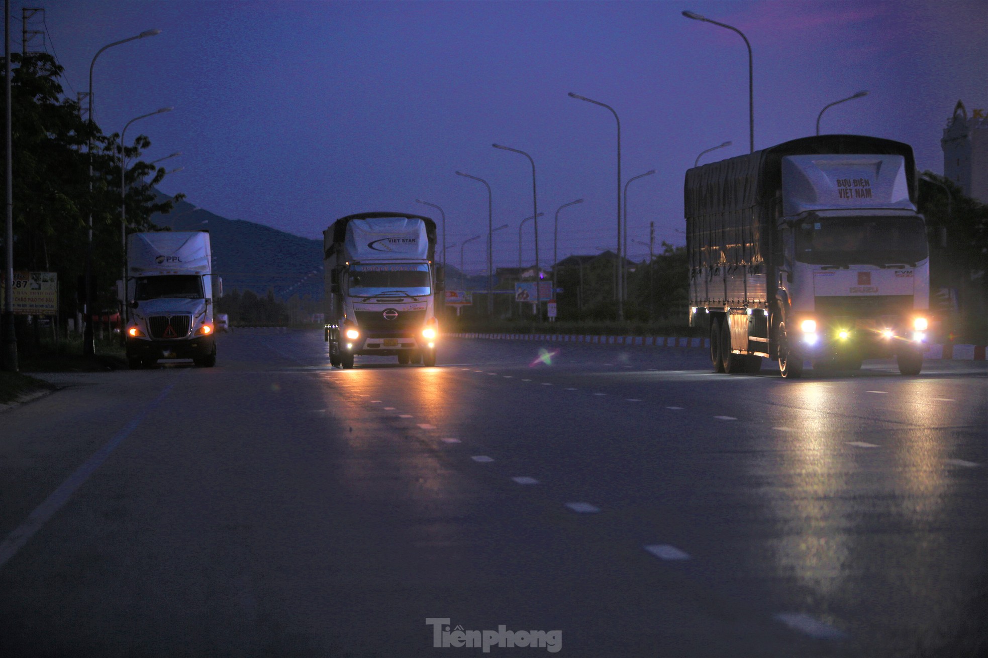 Xe tải trọng lớn 'cày' đường ven biển Nghệ An - Hà Tĩnh để né trạm thu phí? ảnh 5