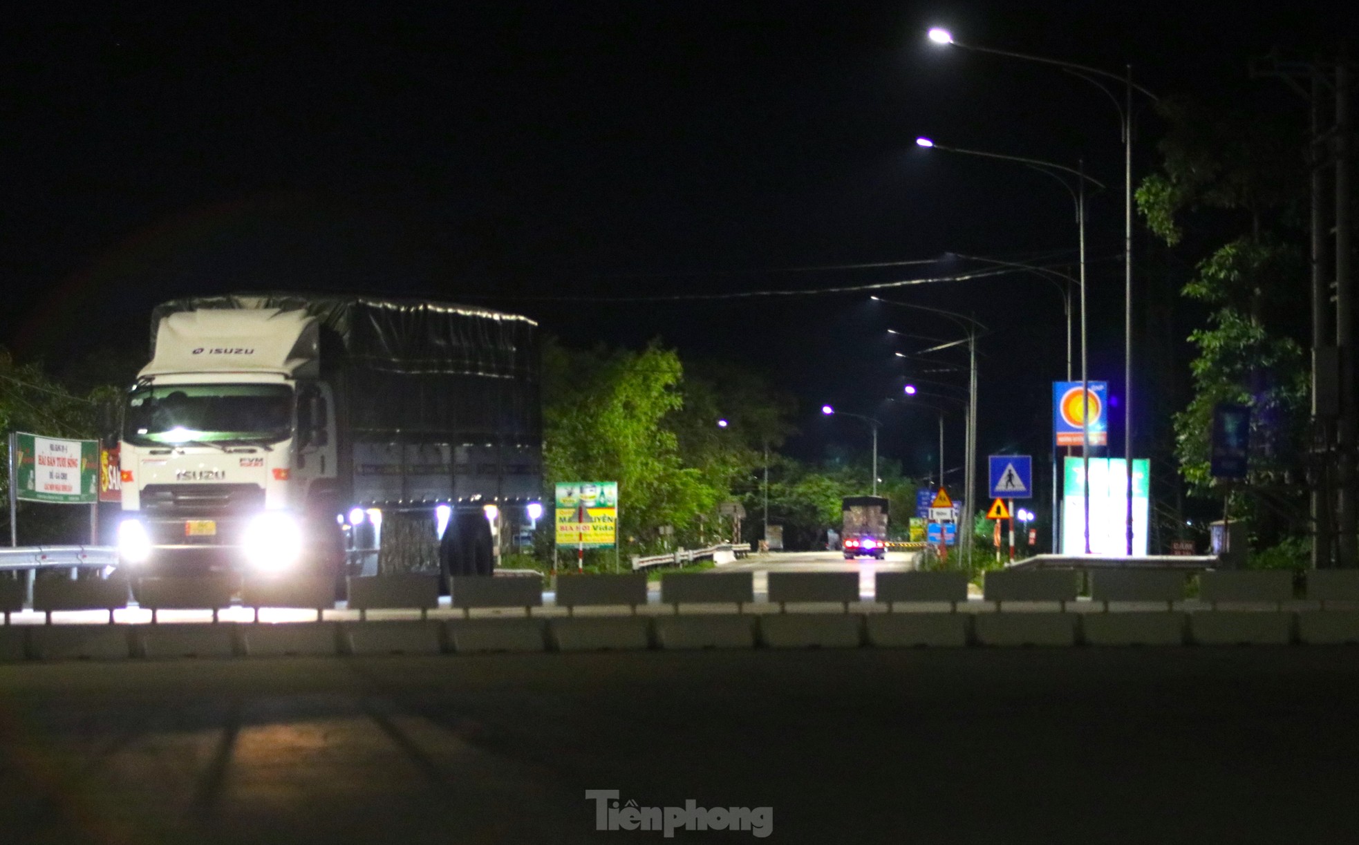Xe tải trọng lớn 'cày' đường ven biển Nghệ An - Hà Tĩnh để né trạm thu phí? ảnh 26