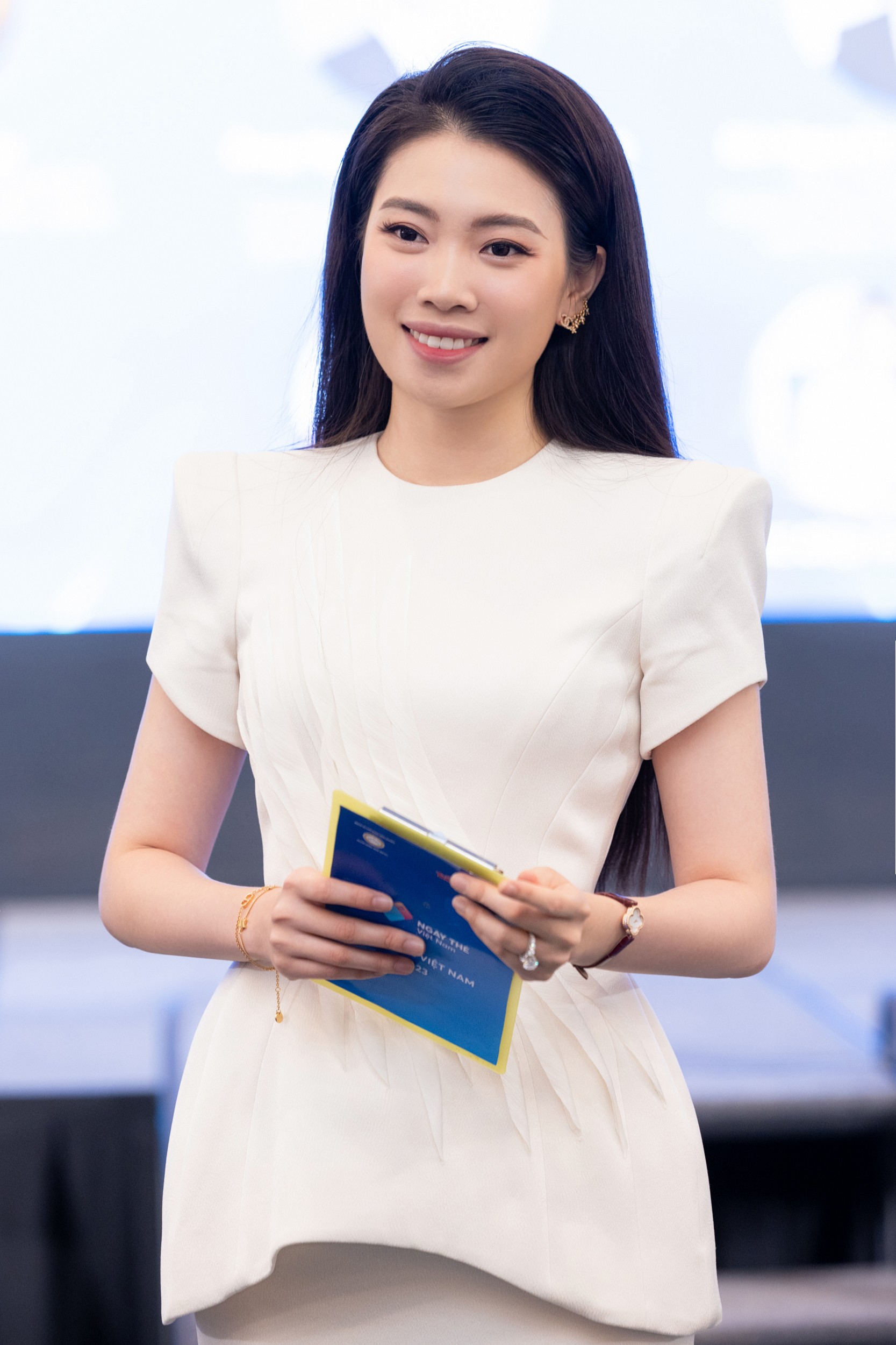 Tiết lộ về bộ đôi MC tài chính Hoàng Nam - Điệp Anh ảnh 9