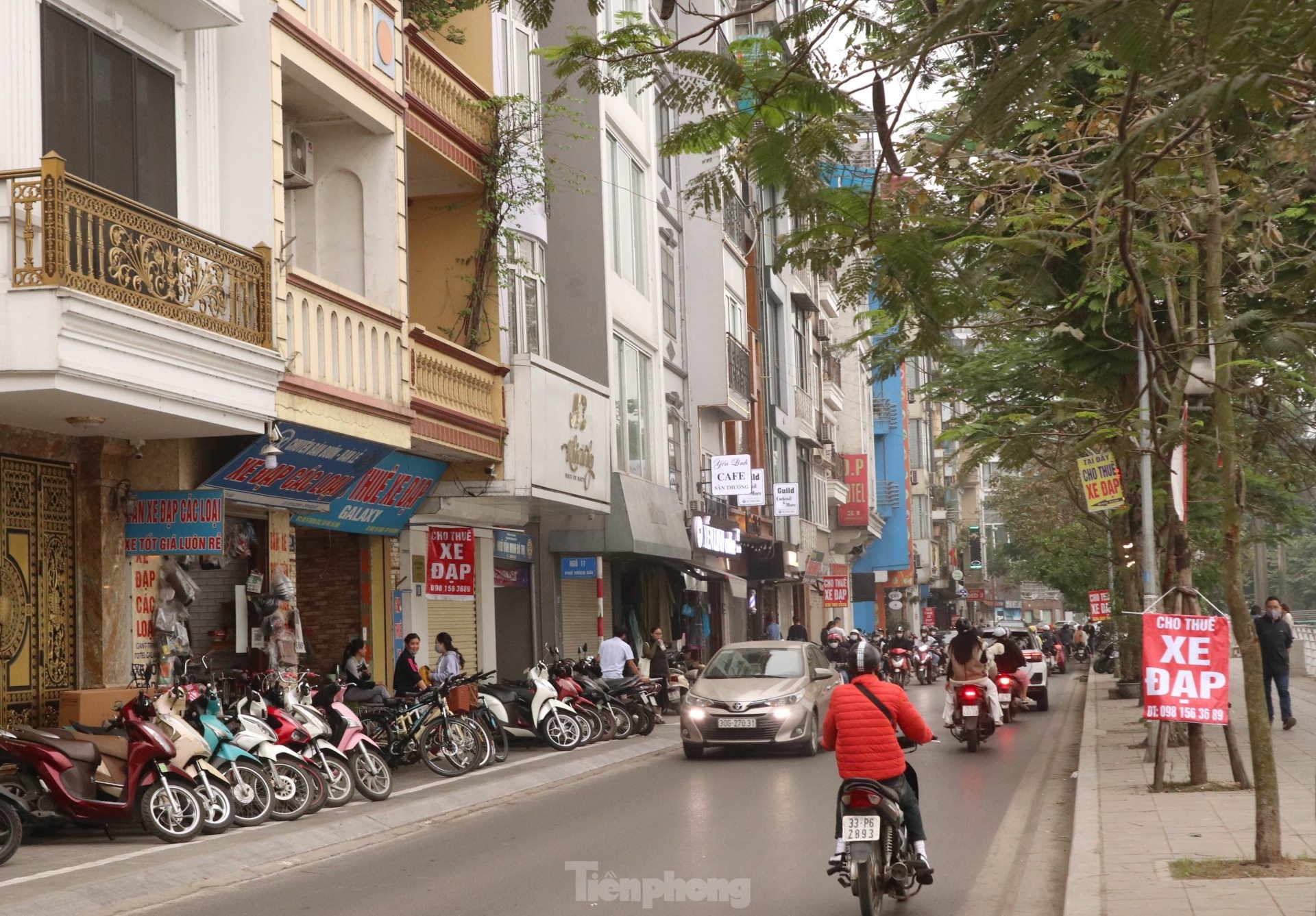Dịch vụ cho thuê xe đạp ở hồ Tây 'vào mùa', kiếm tiền triệu mỗi ngày ảnh 3