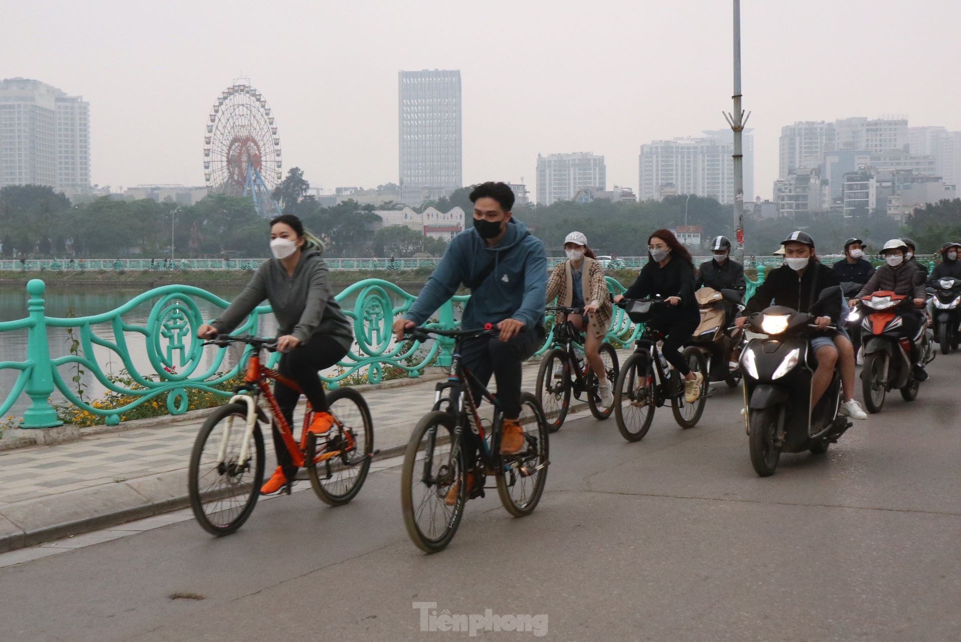 Dịch vụ cho thuê xe đạp ở hồ Tây 'vào mùa', kiếm tiền triệu mỗi ngày ảnh 5
