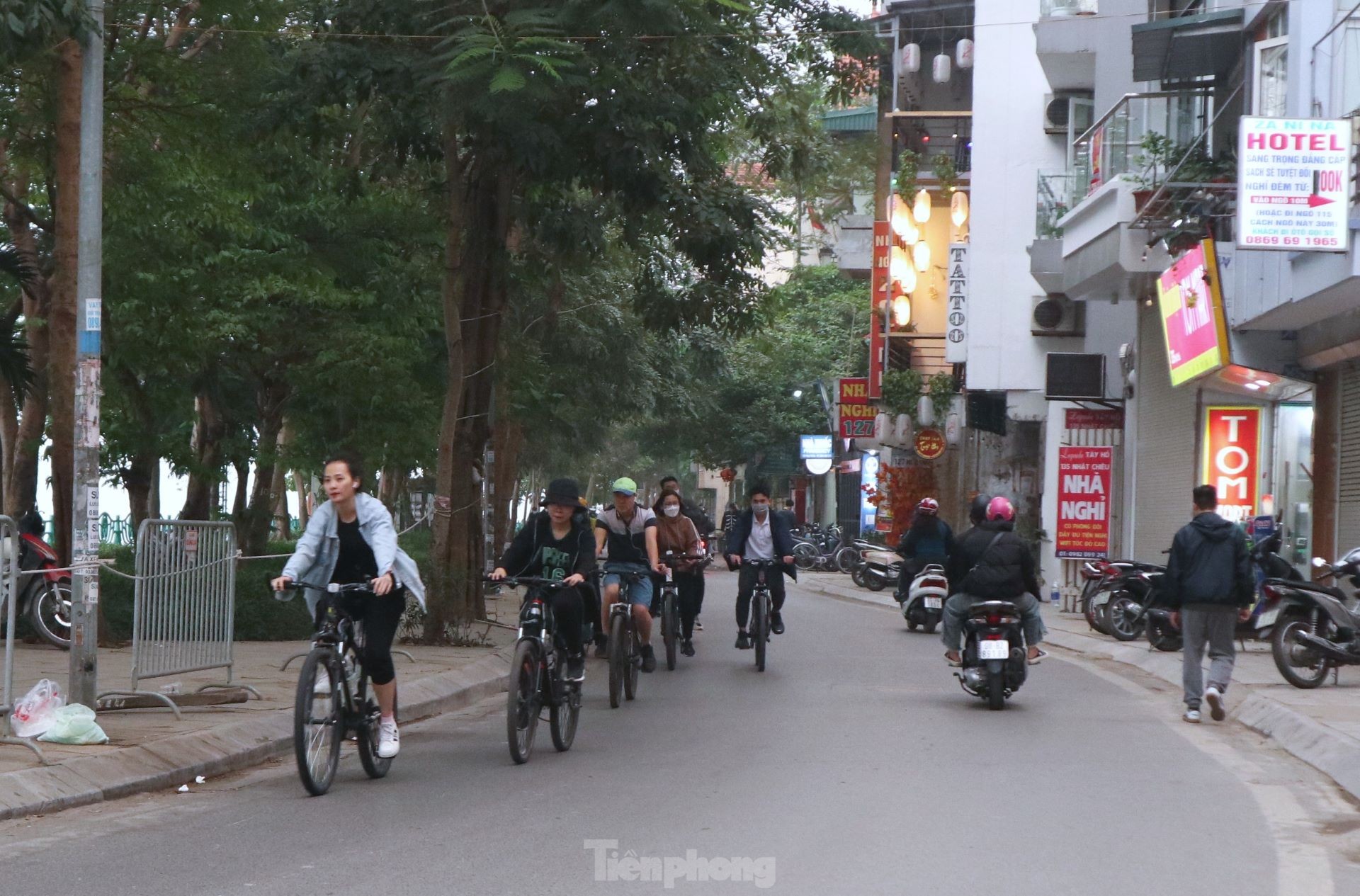 Dịch vụ cho thuê xe đạp ở hồ Tây 'vào mùa', kiếm tiền triệu mỗi ngày ảnh 6