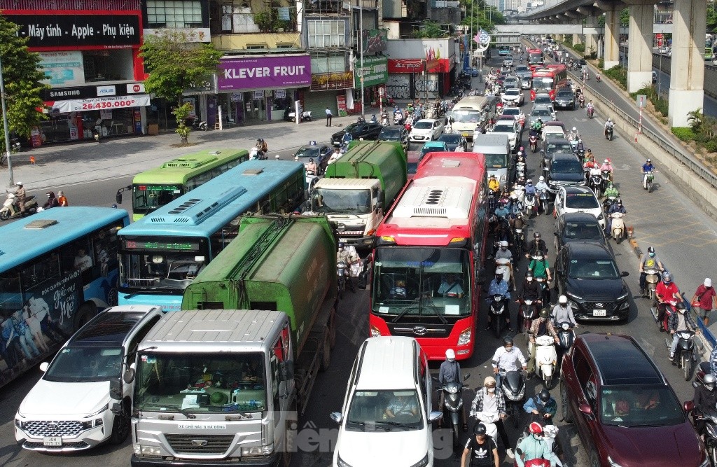 Rào đường thử nghiệm 5 ngày tại 8 'lô cốt' thi công trên đường Nguyễn Trãi ảnh 5