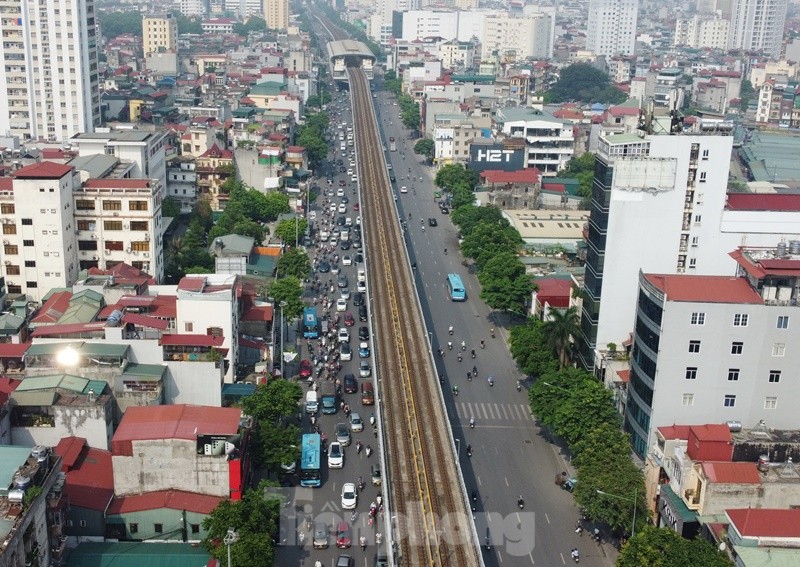 Ùn ứ trong ngày đầu dựng rào thi công trên đường Nguyễn Trãi ảnh 6