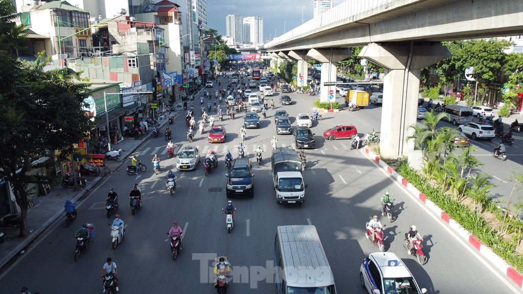 Vì sao dải phân cách làn đường Nguyễn Trãi được tháo dỡ? ảnh 4