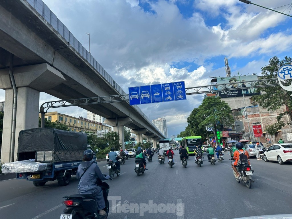 Vì sao dải phân cách làn đường Nguyễn Trãi được tháo dỡ? ảnh 5