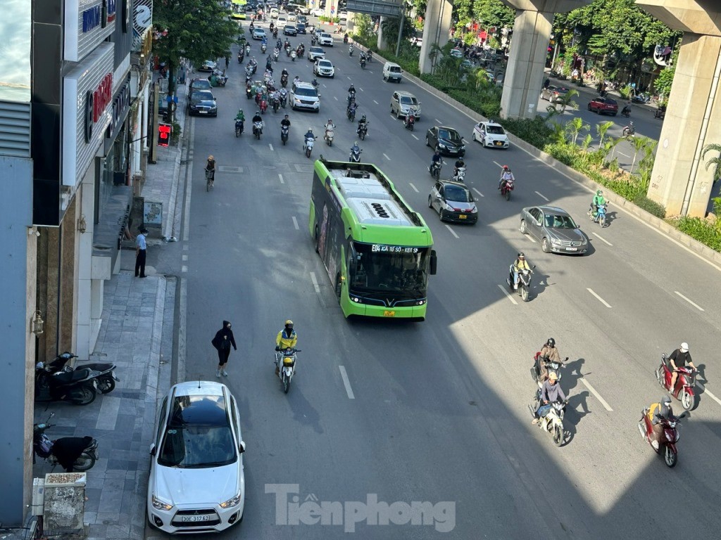 Vì sao dải phân cách làn đường Nguyễn Trãi được tháo dỡ? ảnh 6