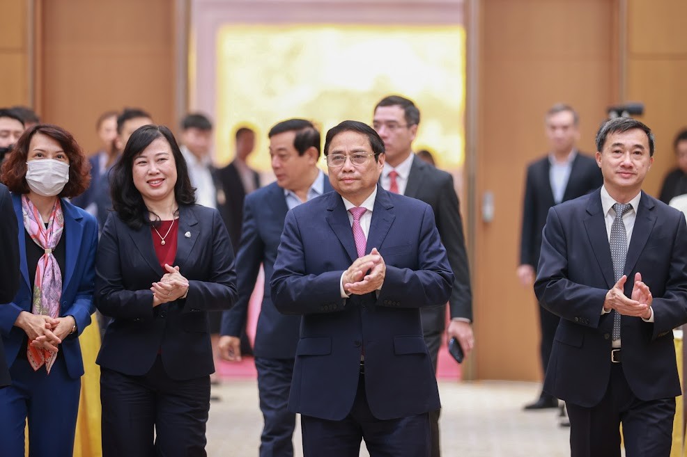 Thủ tướng yêu cầu giải quyết dứt điểm tình trạng thiếu vật tư, sinh phẩm y tế ảnh 1