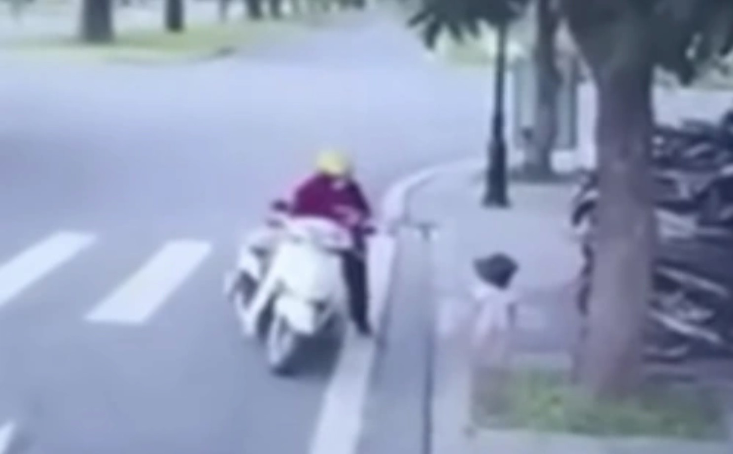 Vụ bé 21 tháng tuổi nghi bị bắt cóc, sát hại: Lời kể của người dân tại hiện trường ảnh 11