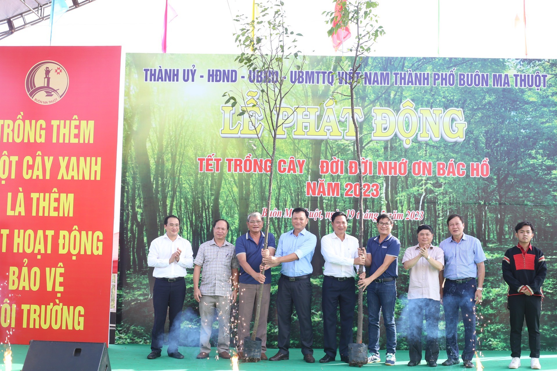 Bí thư T.Ư Đoàn Nguyễn Tường Lâm trồng cây xanh ở Đắk Nông ảnh 10