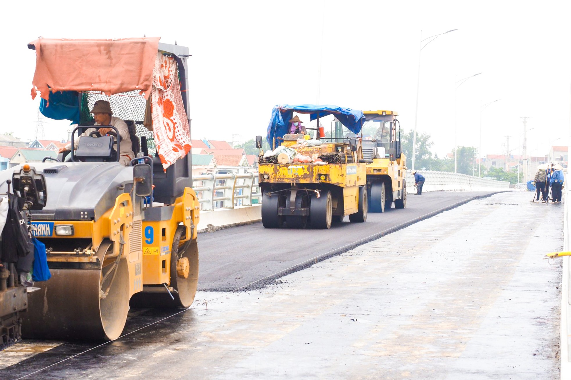 Toàn cảnh cây cầu nối hai tỉnh Phú Thọ - Vĩnh Phúc trị giá 540 tỷ đồng sắp khánh thành - Ảnh 5.