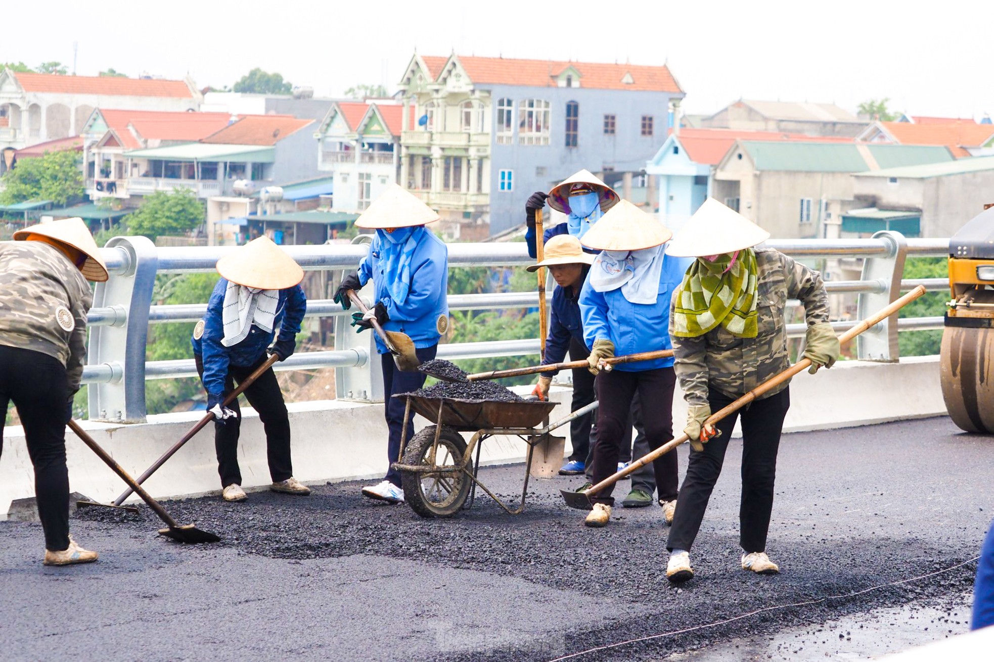 Toàn cảnh cây cầu nối hai tỉnh Phú Thọ - Vĩnh Phúc trị giá 540 tỷ đồng sắp khánh thành - Ảnh 6.