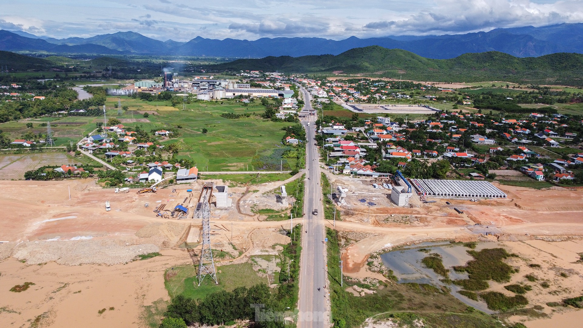 Cận cảnh cao tốc Vân Phong - Nha Trang gần 12.000 tỷ nguy cơ 'lụt' tiến độ ảnh 14