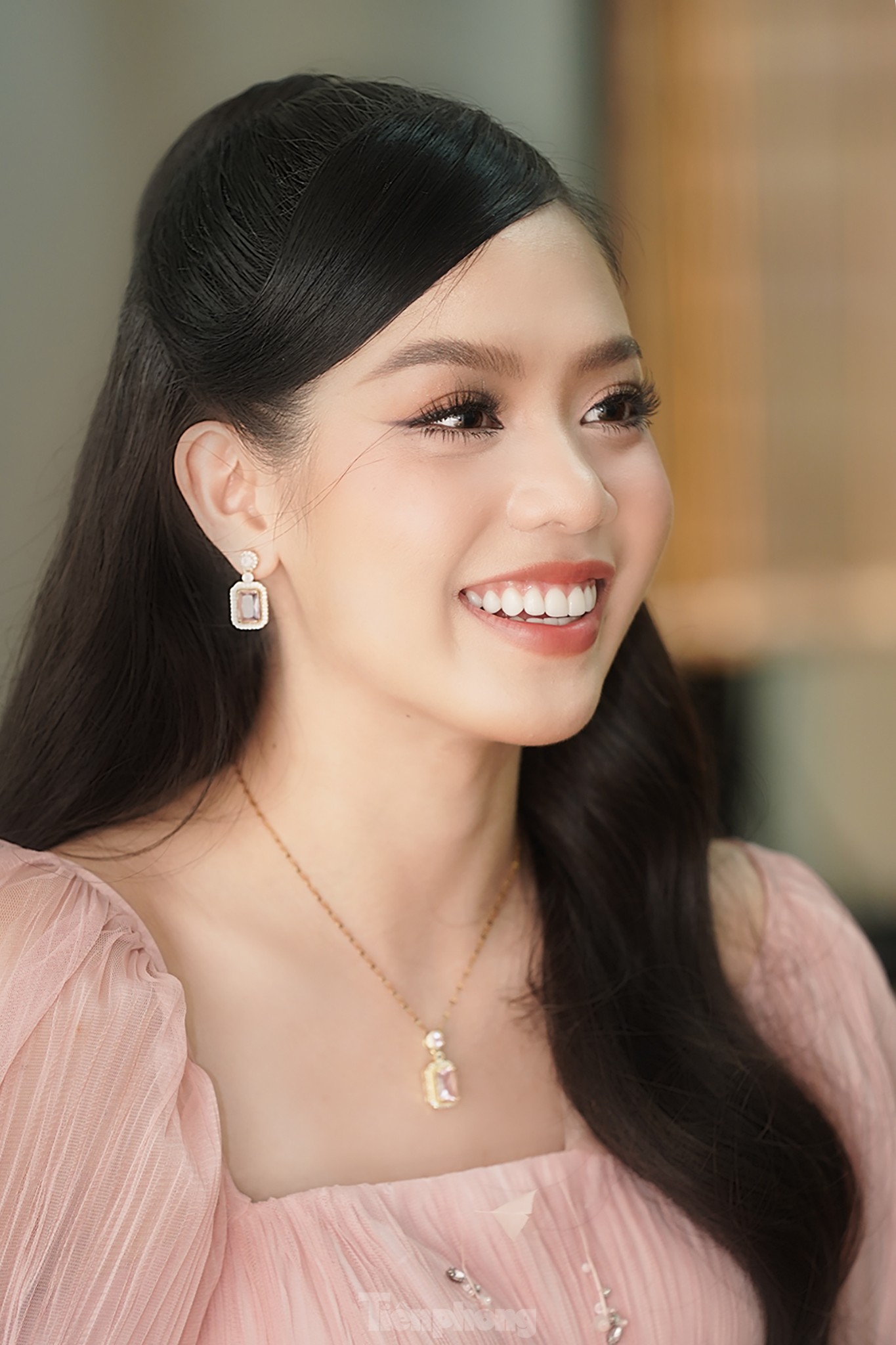 Sự thay đổi của Huỳnh Thị Thanh Thủy sau một tháng trở thành hoa hậu - Ảnh 1.