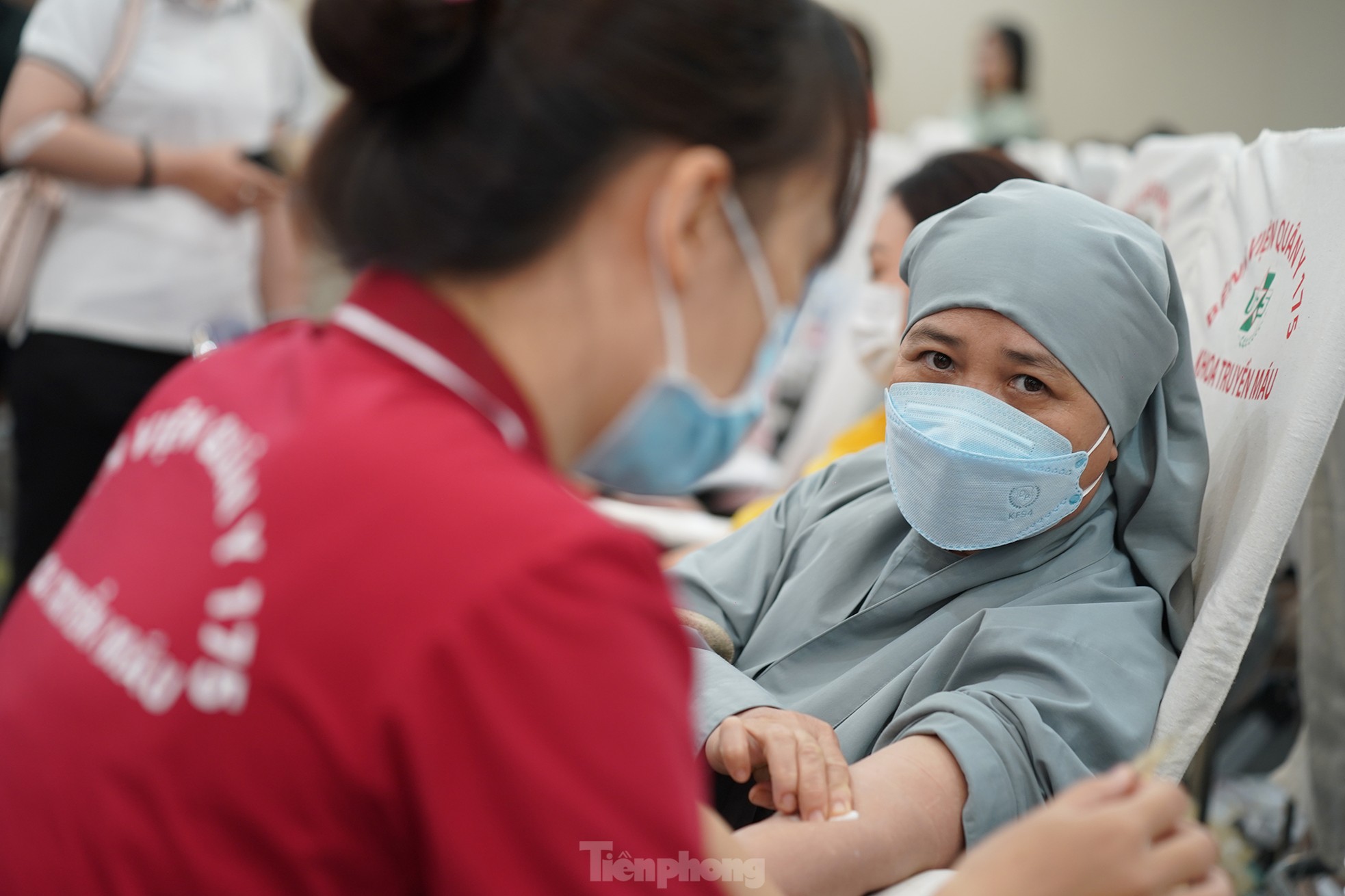 Sôi nổi ngày hội hiến máu Chủ nhật Đỏ tại trụ sở công ty Amway Việt Nam ảnh 14