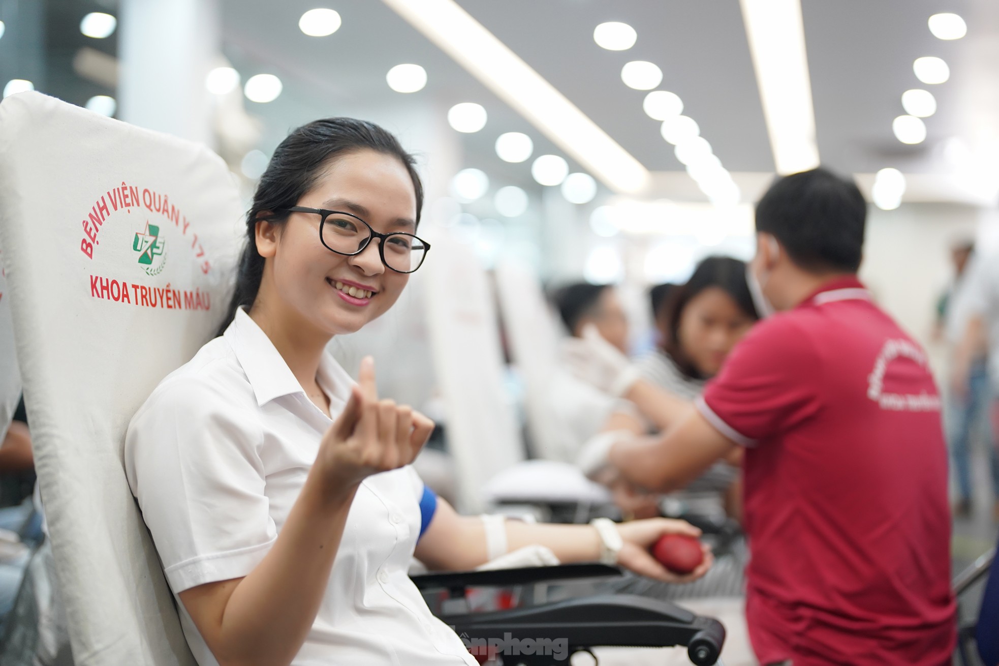 Sôi nổi ngày hội hiến máu Chủ nhật Đỏ tại trụ sở công ty Amway Việt Nam ảnh 13