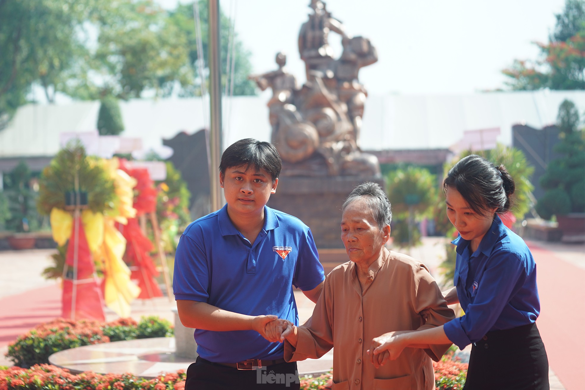 'Đêm trắng Vĩnh Lộc' làm nên tượng đài dân công hoả tuyến ảnh 6