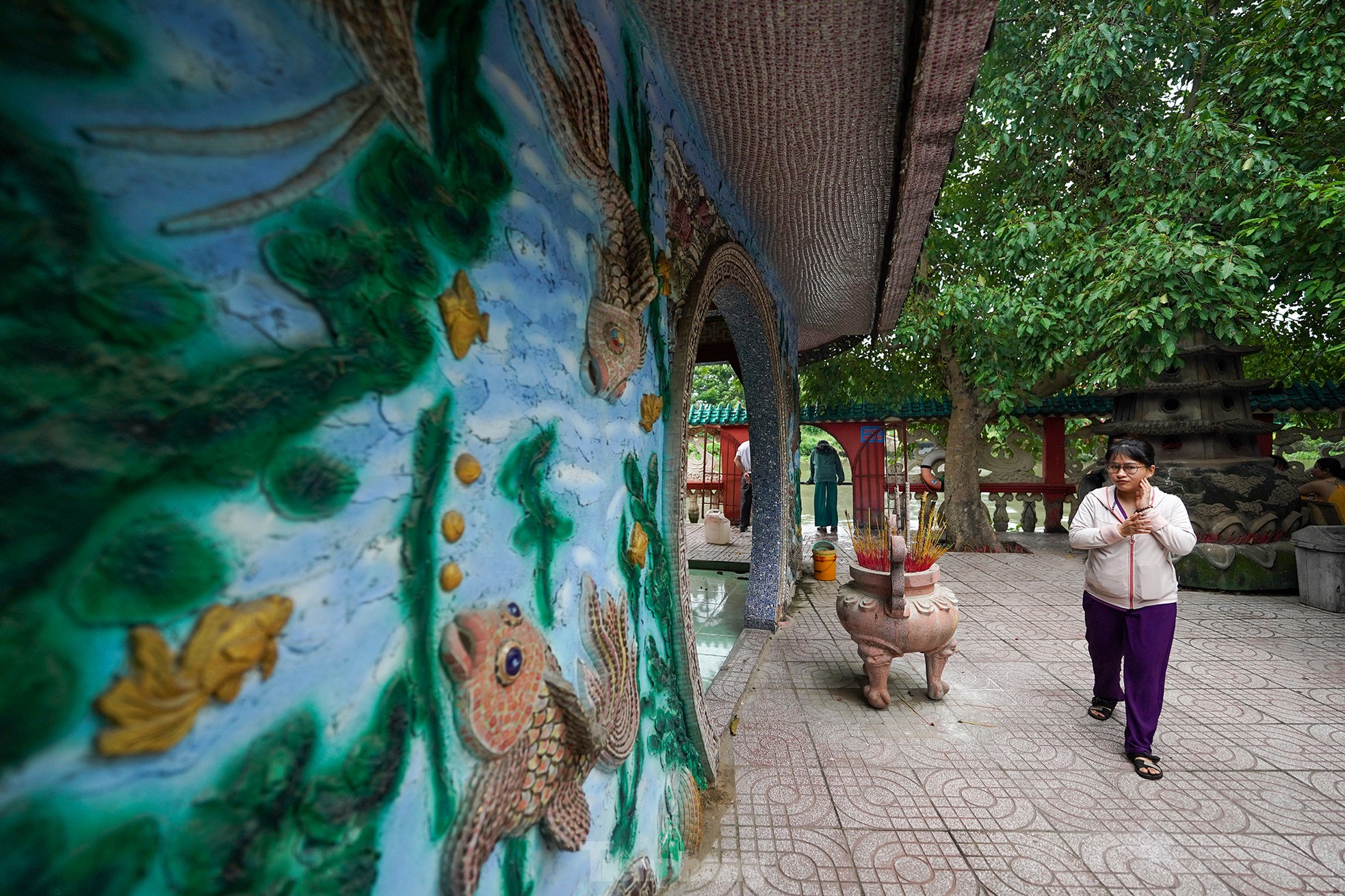 Ngôi miếu cổ 300 tuổi nằm giữa sông Sài Gòn ảnh 12