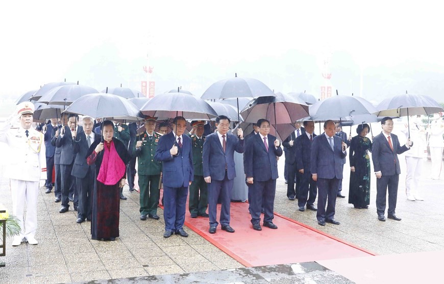 Hình ảnh lãnh đạo Đảng, Nhà nước vào Lăng viếng Chủ tịch Hồ Chí Minh ảnh 2