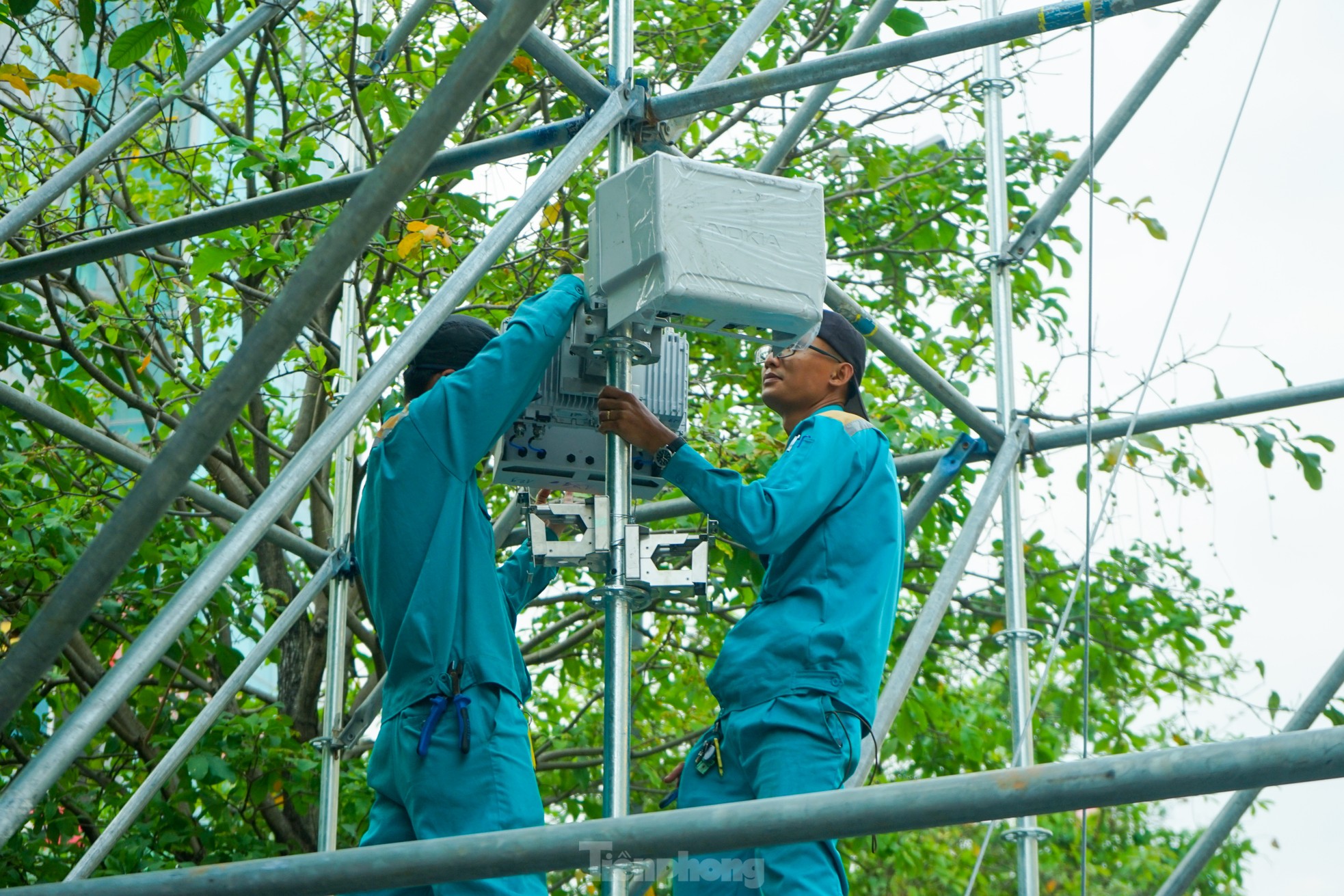 Nhiều điểm vui chơi tại TPHCM gấp rút trang trí đón năm mới 2023 ảnh 9