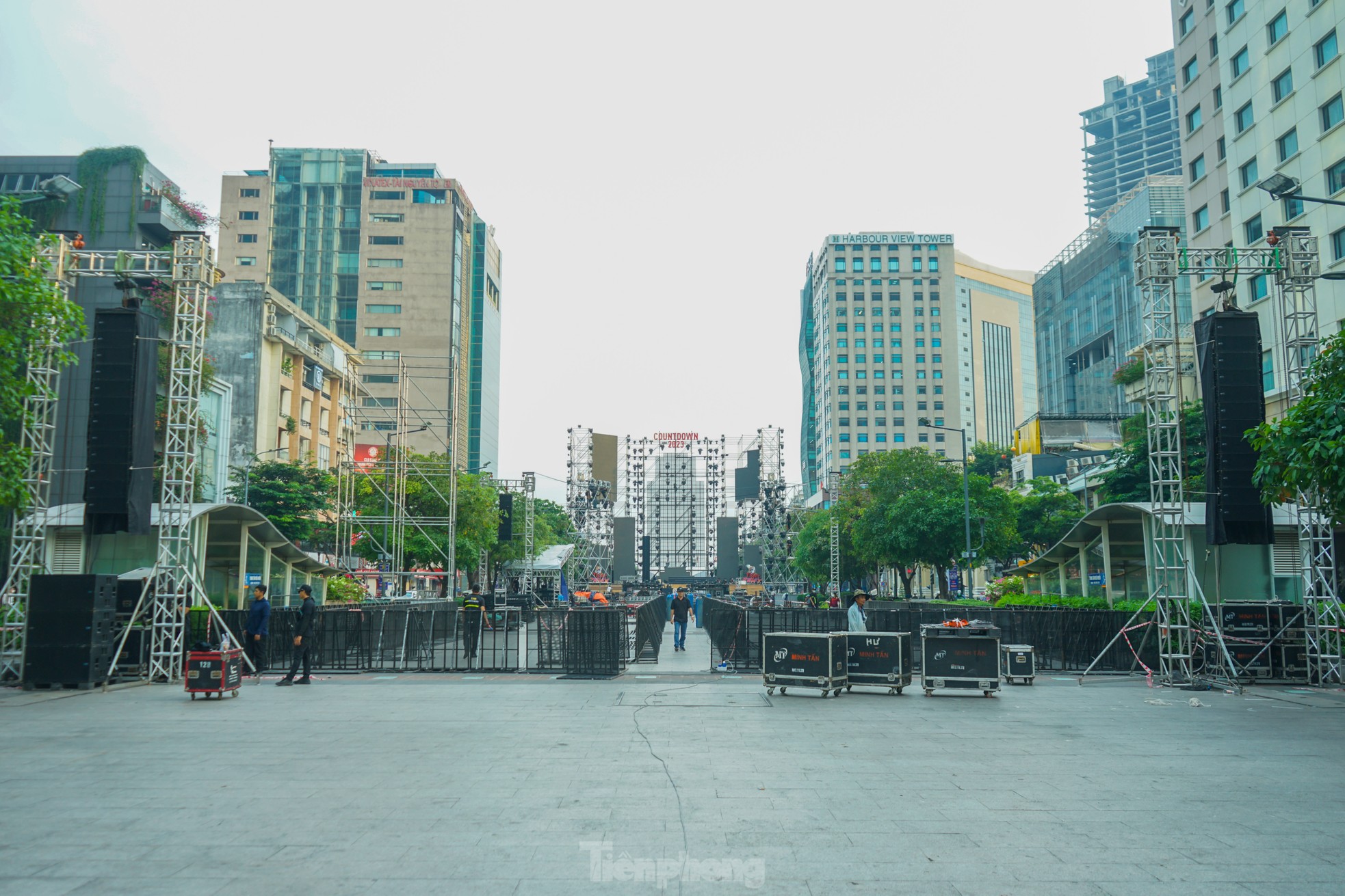 Nhiều điểm vui chơi tại TPHCM gấp rút trang trí đón năm mới 2023 ảnh 10